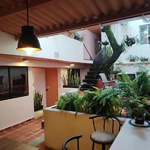 hostal-casa-primavera-050021.colombiamedellinhotels.com/